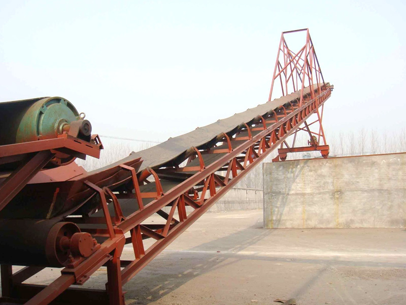 皮帶輸送機(jī).jpg 皮帶輸送機(jī).jpg